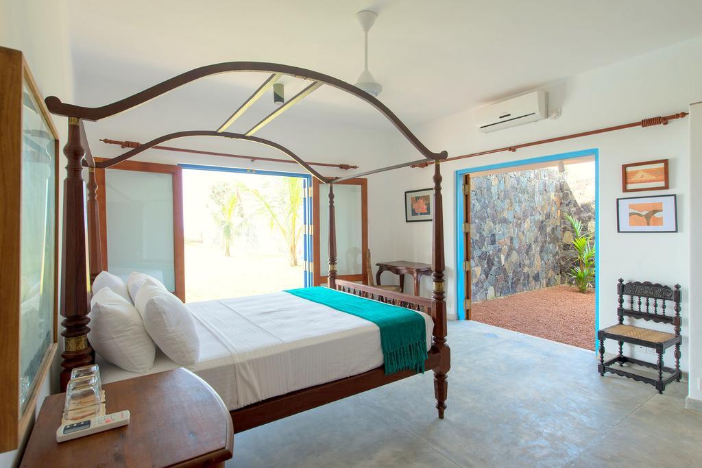 Villa Atulya At Ocean'S Edge Mirissa Bagian luar foto