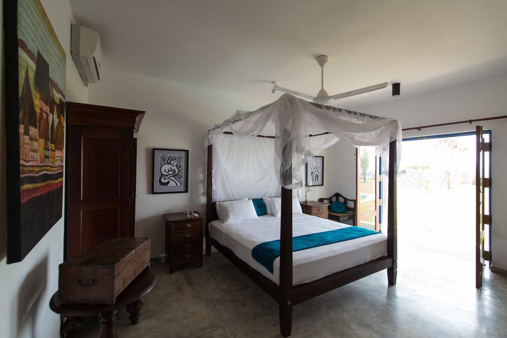 Villa Atulya At Ocean'S Edge Mirissa Bagian luar foto