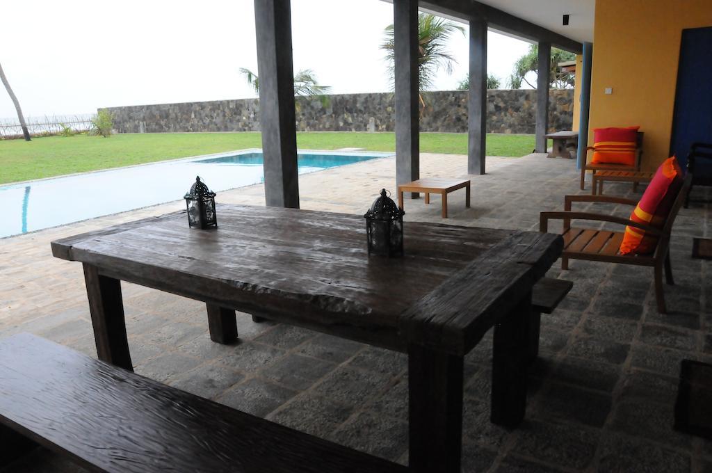 Villa Atulya At Ocean'S Edge Mirissa Bagian luar foto
