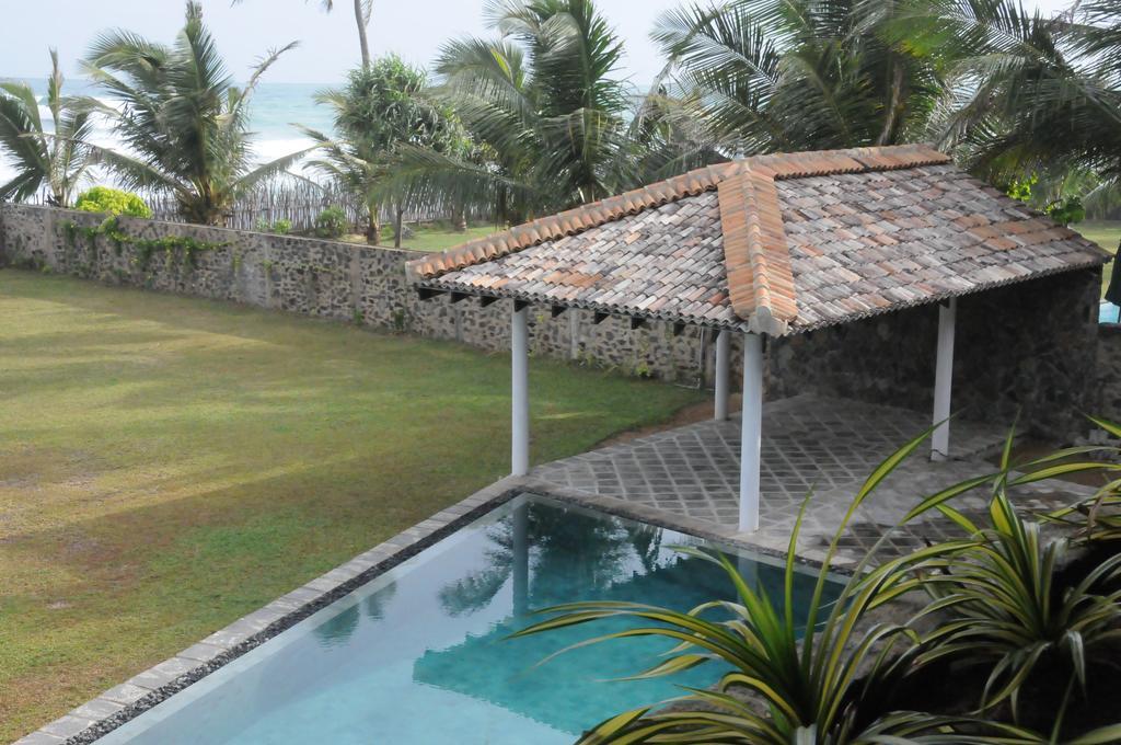 Villa Atulya At Ocean'S Edge Mirissa Bagian luar foto