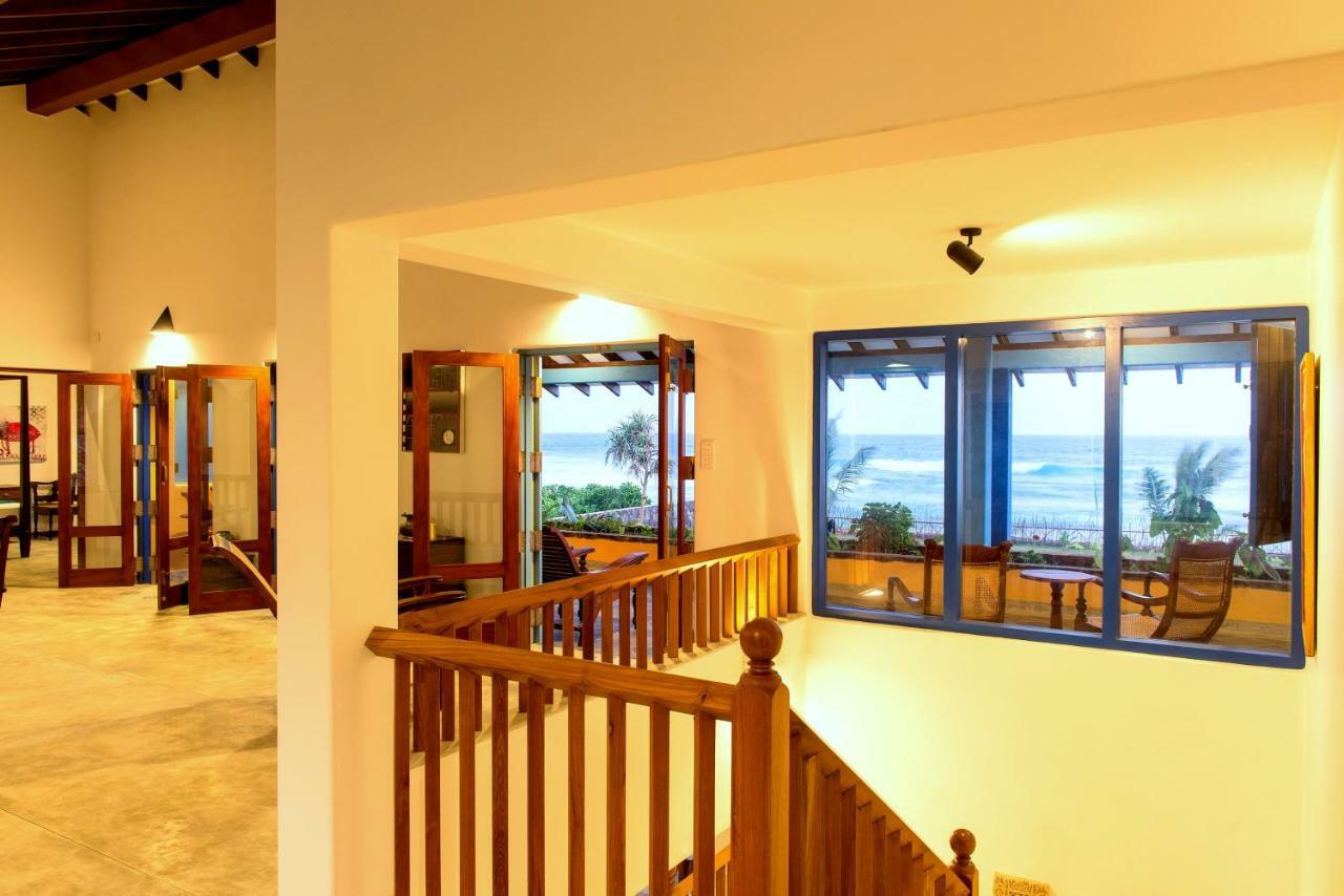 Villa Atulya At Ocean'S Edge Mirissa Bagian luar foto