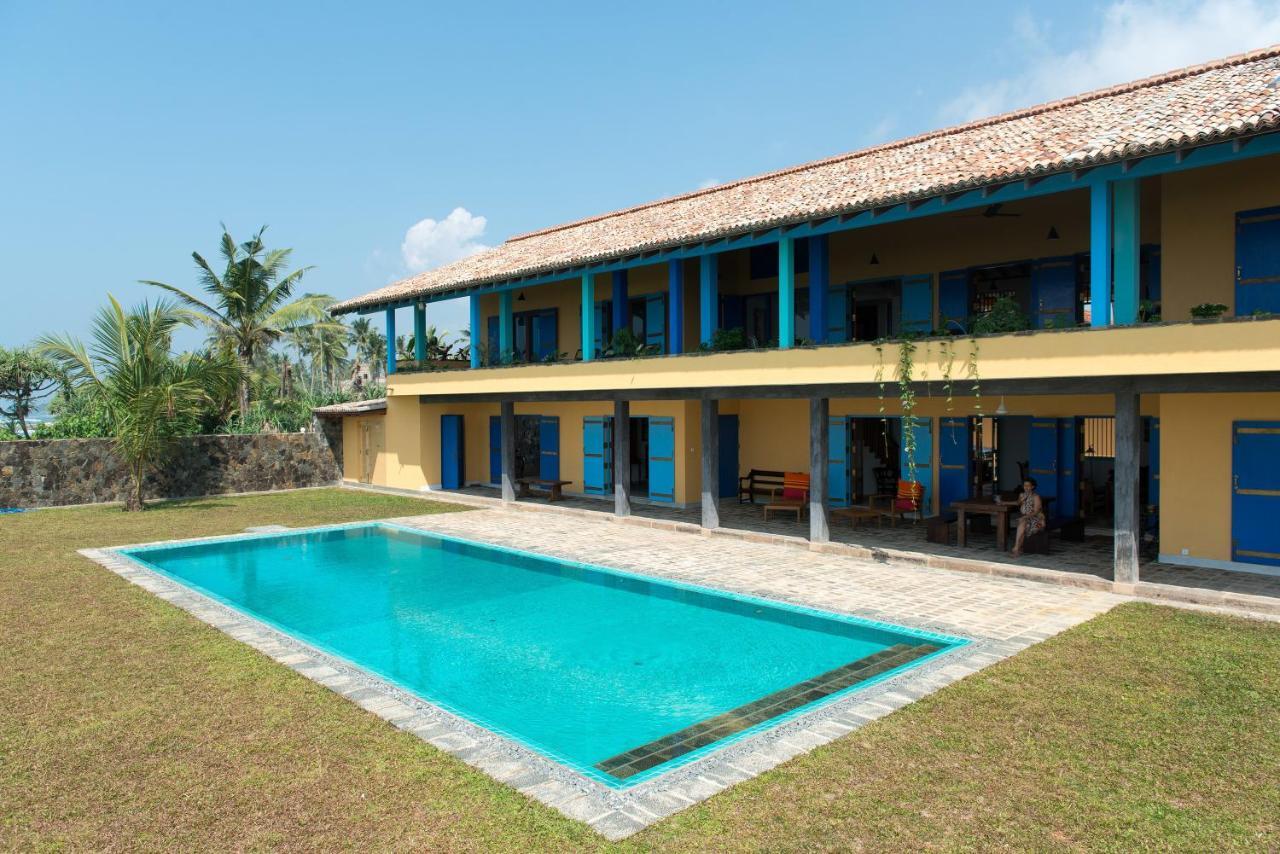 Villa Atulya At Ocean'S Edge Mirissa Bagian luar foto